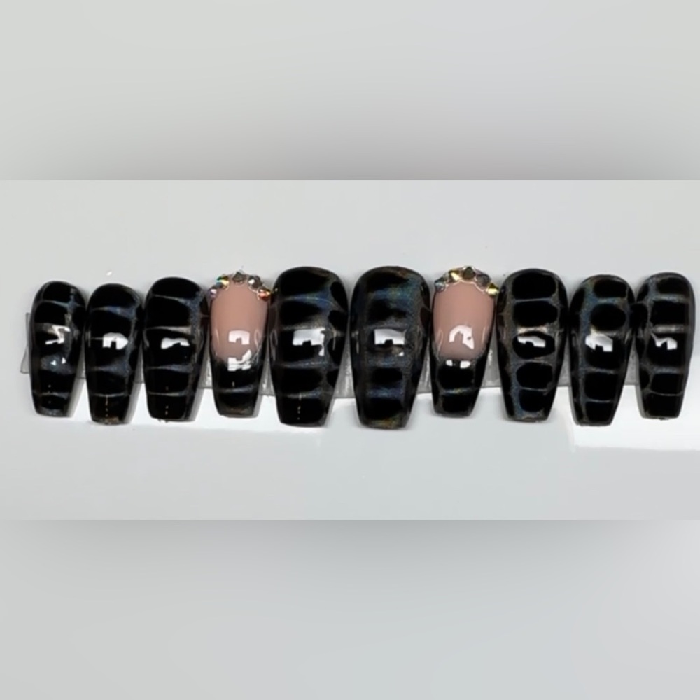 Holo croc press on nails
